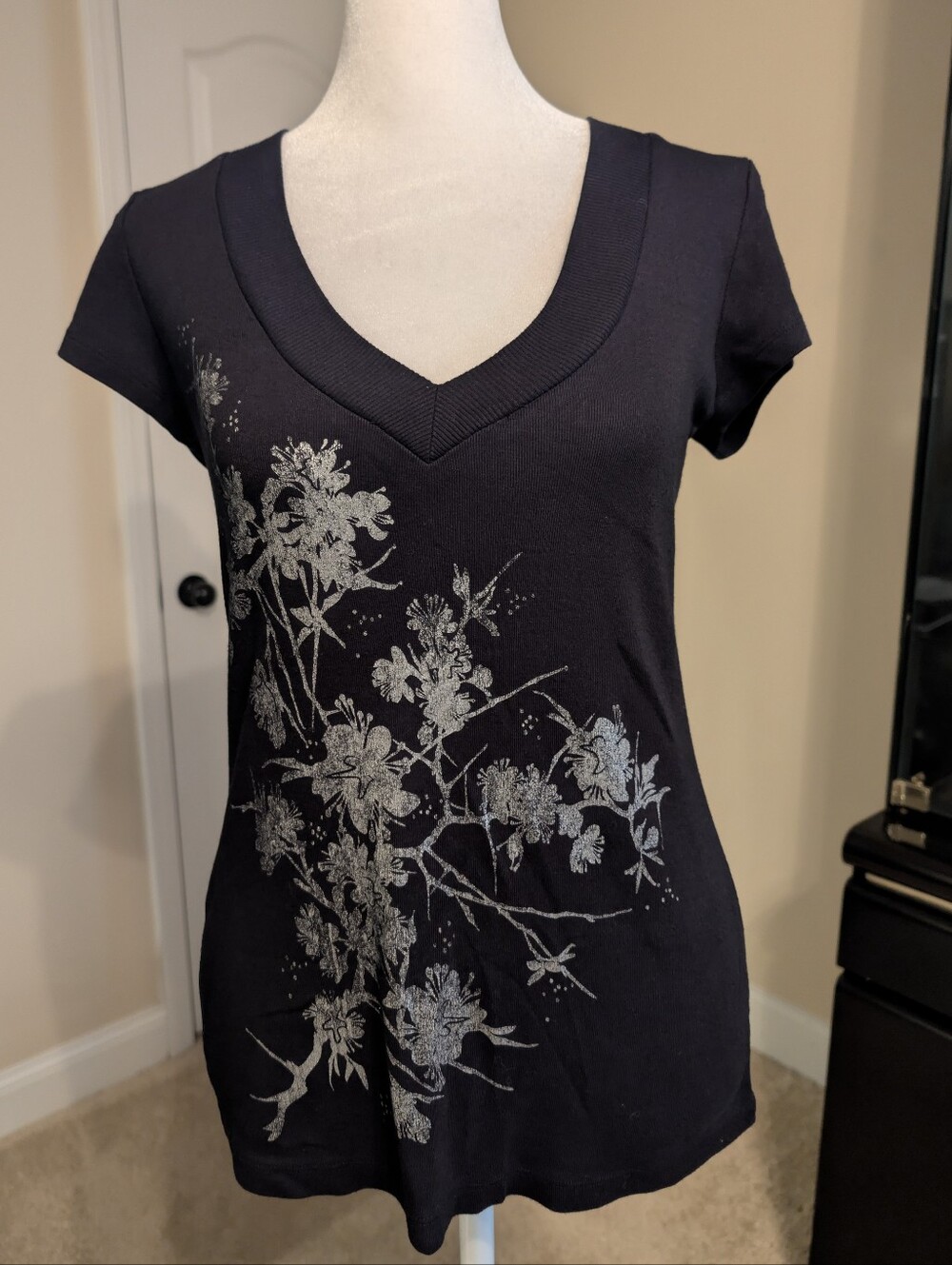 Vintage Express Black V-Neck Short Sleeve Top with Silver Floral Print